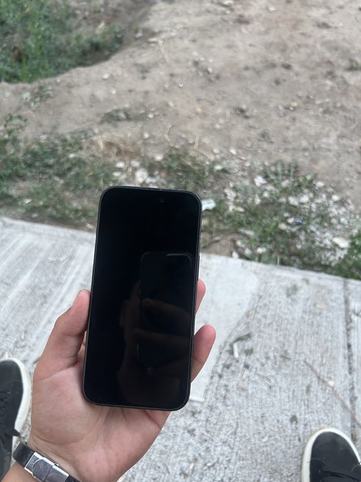 Vand iphone 15 simpu ,black ,sau schimb