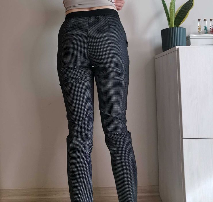 Pantaloni eleganti office negri buline albe marimea 34 Reserved