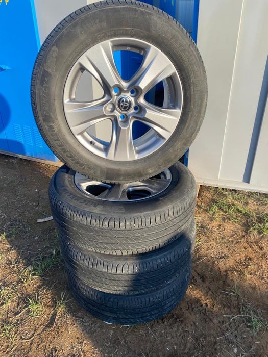Продам диски с резиной от Toyota RAV4(возможен бартер)