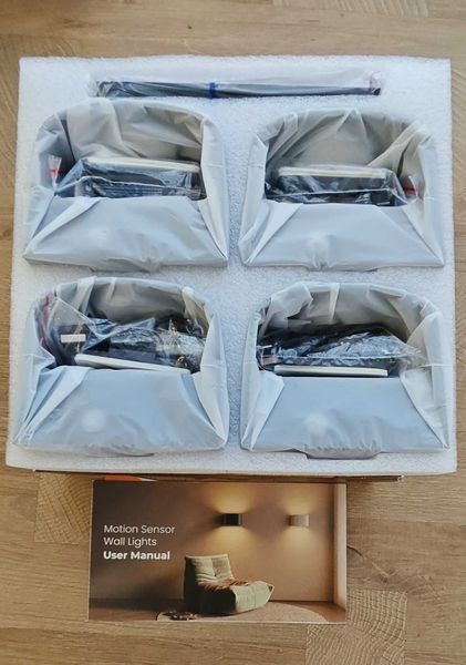 4 бр. LED стенни лампи, безжични, презареждащи, сензор и дистанционно.