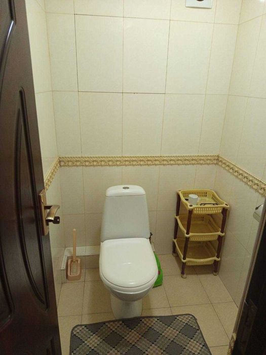 Продаётся 4/4/4 на Ц-6 среднее состояние 87м2 частично с мебелью