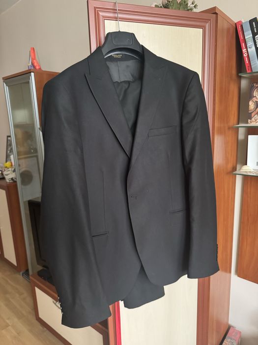 Мъжки черен костюм