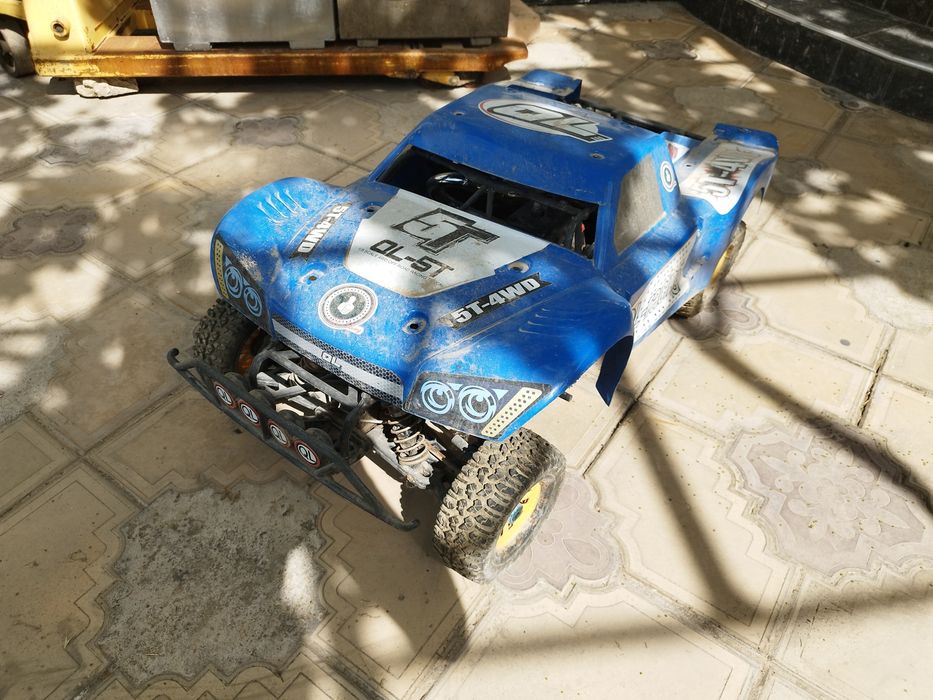 RC машина 1:5 бензиновая, без пульта, не заводится