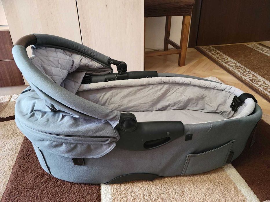 Mutsy Evo - в добро състояние.
Бебешка количка