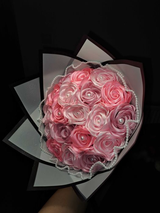 Buchete trandafii din satin