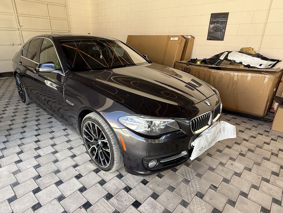 Бампер на Бмв r10 комплект оригинан