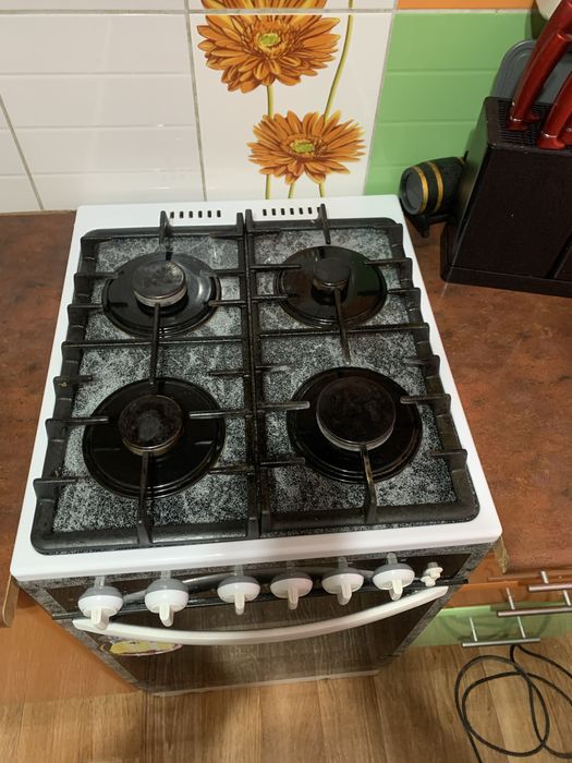 Продам газ плиту