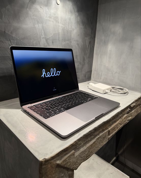 КАТО ЧИСТО НОВ Macbook Pro 2020 13.3" 256 GB