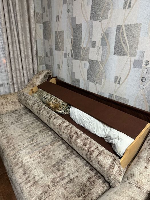 Продам диван кожзам