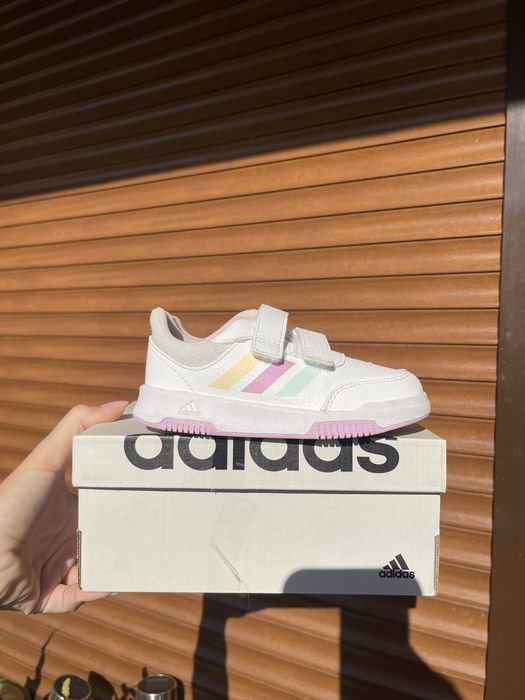 Боси обувки Garvalin Geox Adidas