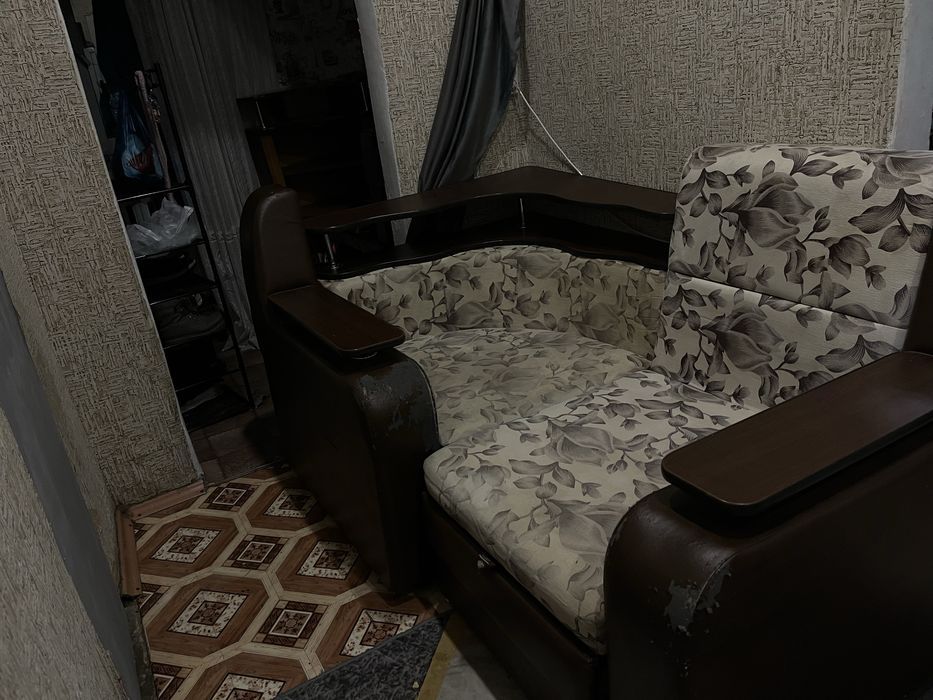 Отдам мягкий уголок от дивана