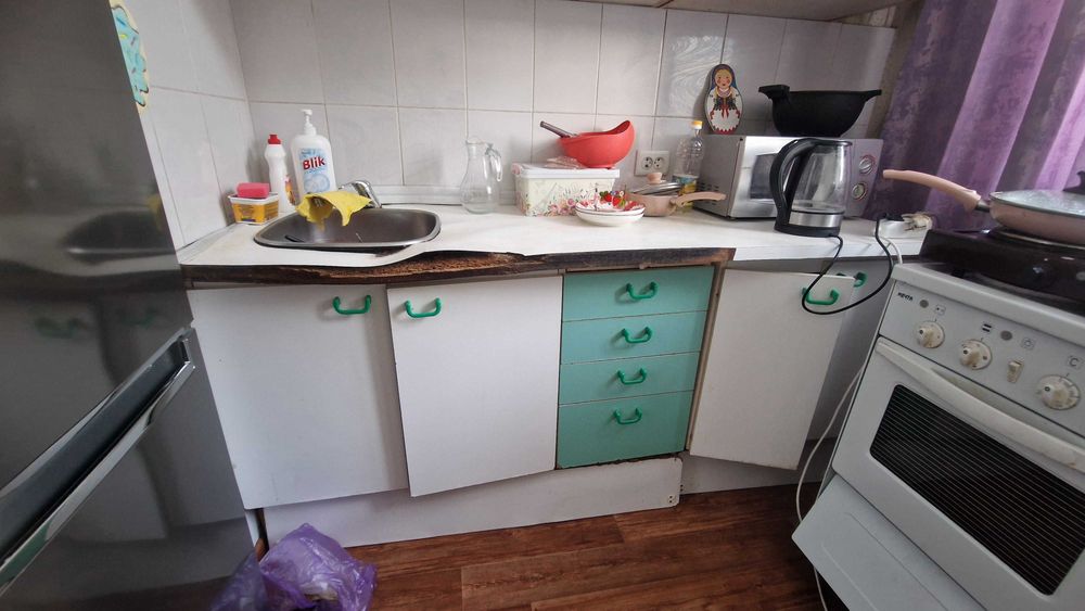 Кухонный гарнитур с мойкой