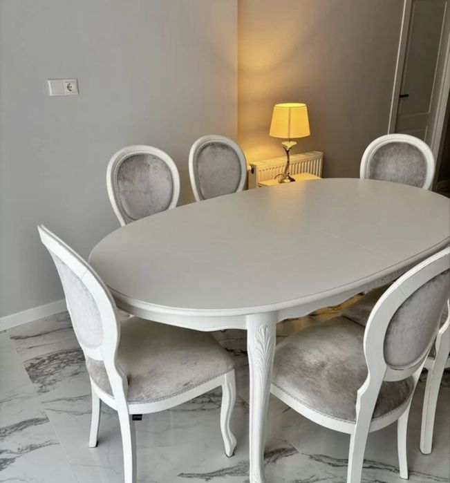 Стол и 6 стульев