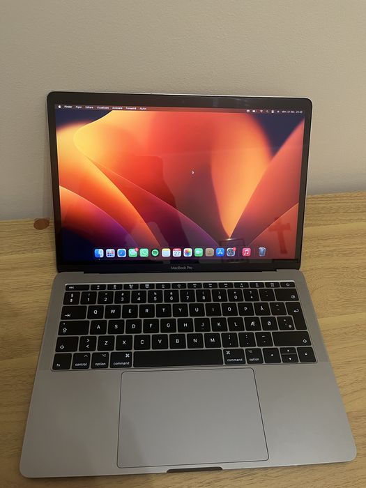 Macbook Pro 2017 13inch 256gb