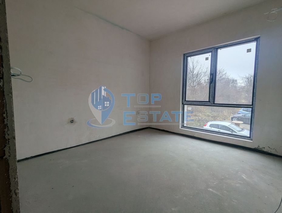 Тристаен апартамент в новстрояща се сграда в квартал Бузлуджа, град В