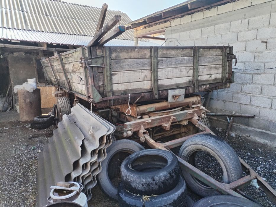 Трактор с тележкой