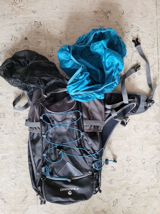 Rucsac de drumetie si bete de telescopice FERRINO