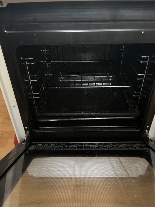 Продам электрическую плиту