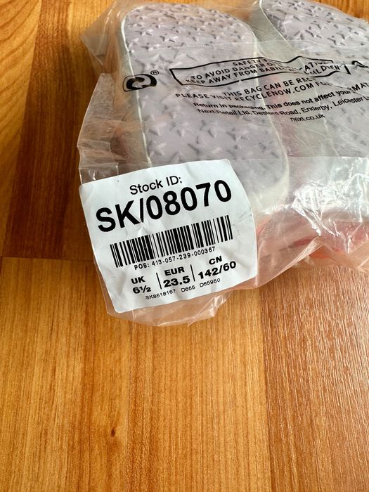 Pantofi decupati Next marime 24.5 /23.5noi eticheta