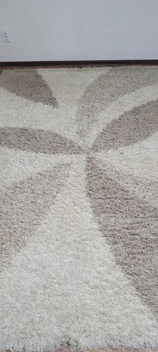 Продам ковёр в хорошем состоянии