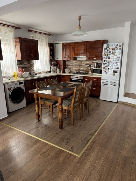 Casa de vanzare cvaduplex !