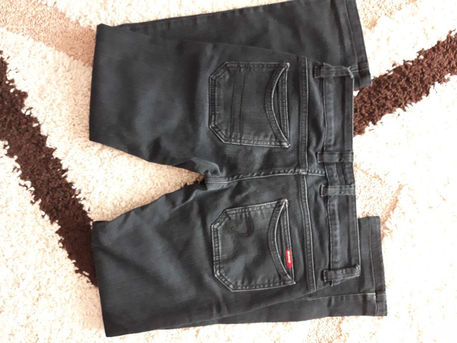 Дамски дънки различни модели нови