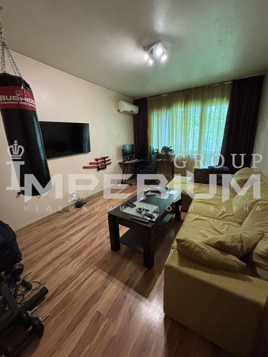 Продава * Апартамент * Три отделни стаи*