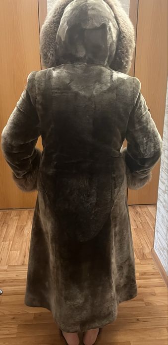 Продам натуральную шубу цигейка