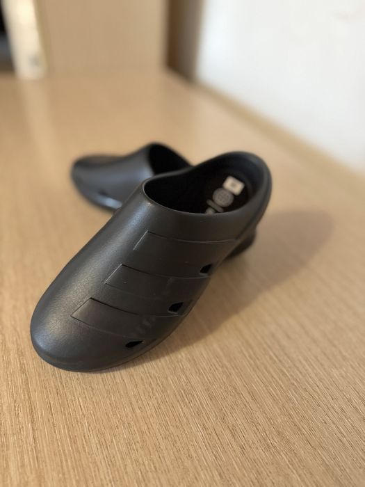 Оригинальные adidas — новые шлёпанцы