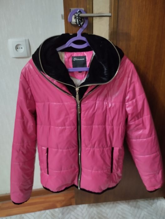 Куртка демисезонная в отличном состоянии