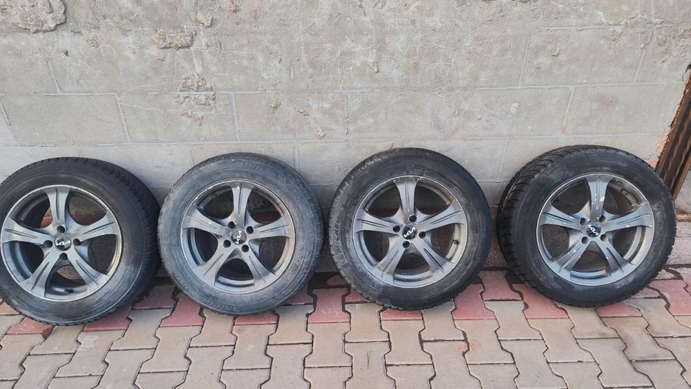 Шины с дисками в очень хорошем состоянии