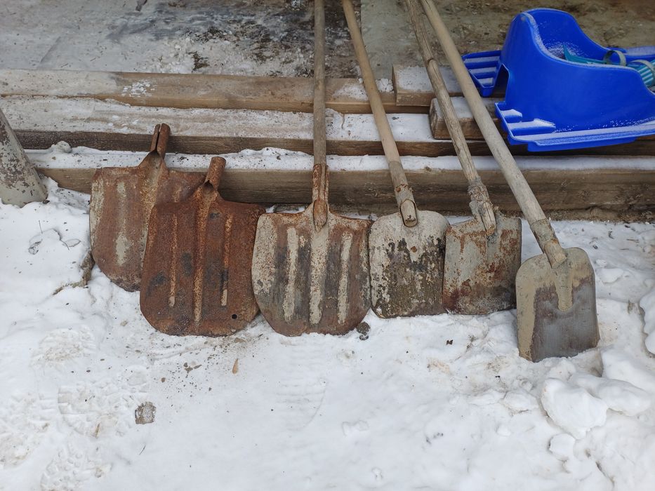 Продам лопаты советские совковые.