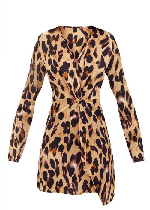 страхотна сатенена  рокля