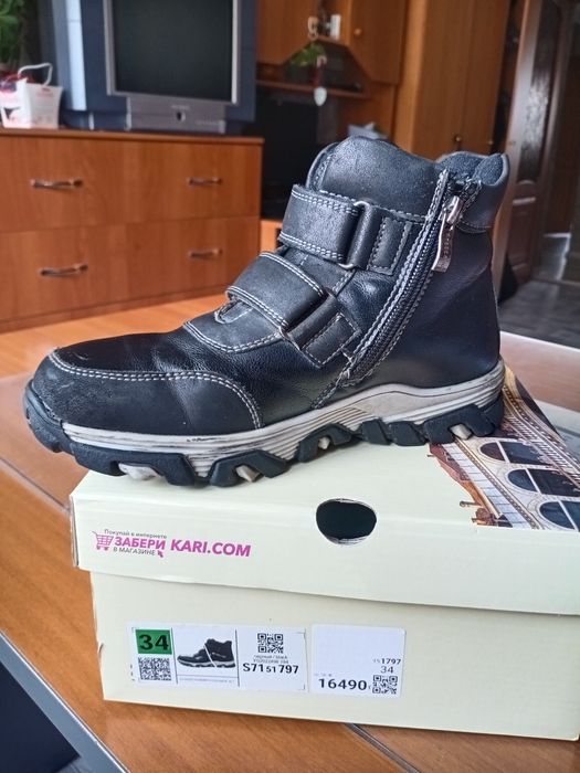 Продам ботинки весенние