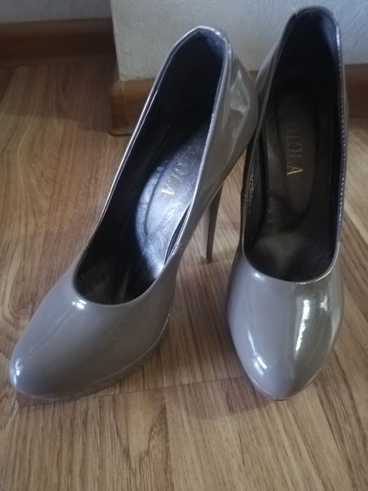 Обувь. Женские туфли