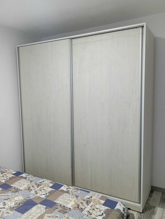 Vand apartament  2 camere