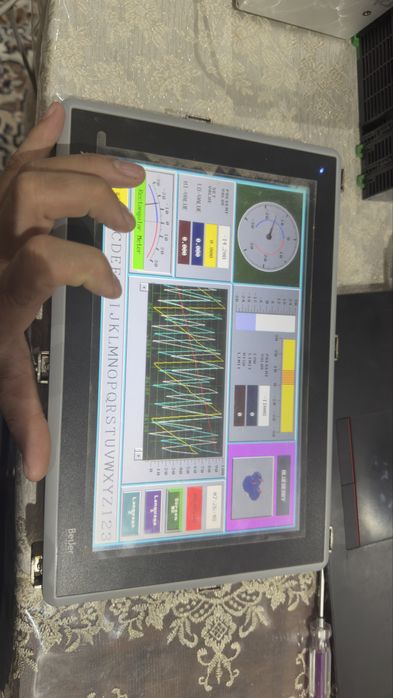 HMI ekran sotiladi Beijer x2