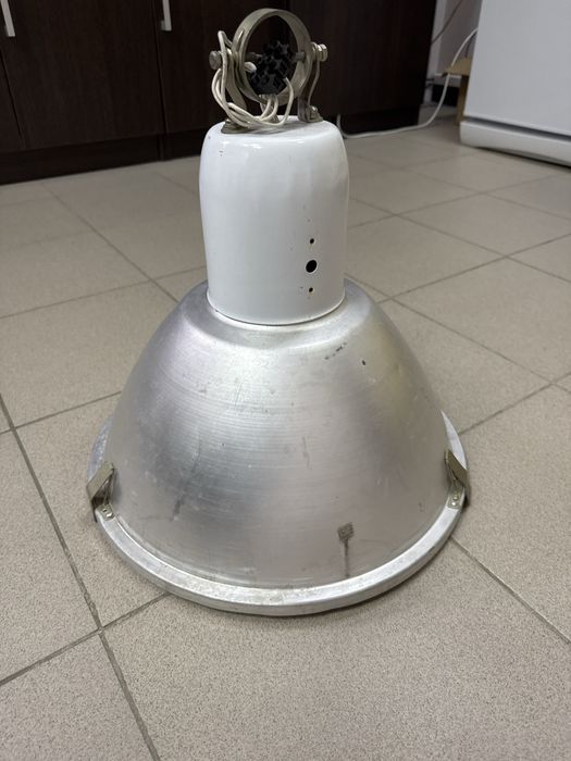 Продам светильник