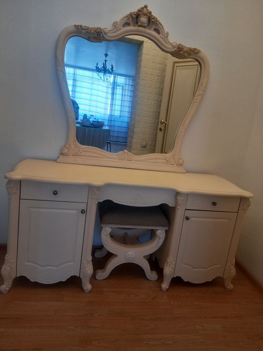 Продам спальный гарнитур