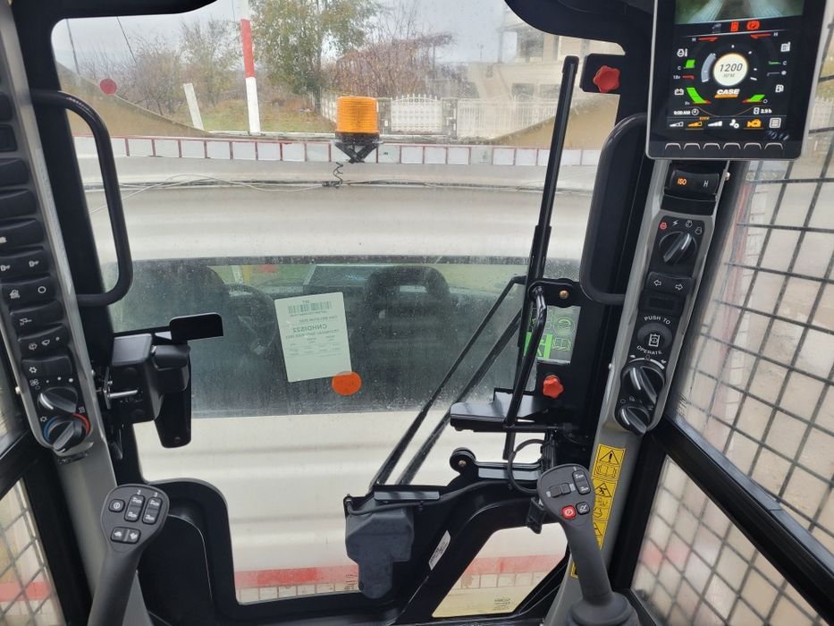 Dezapezire,Miniexcavator, mini-incarcator frontal