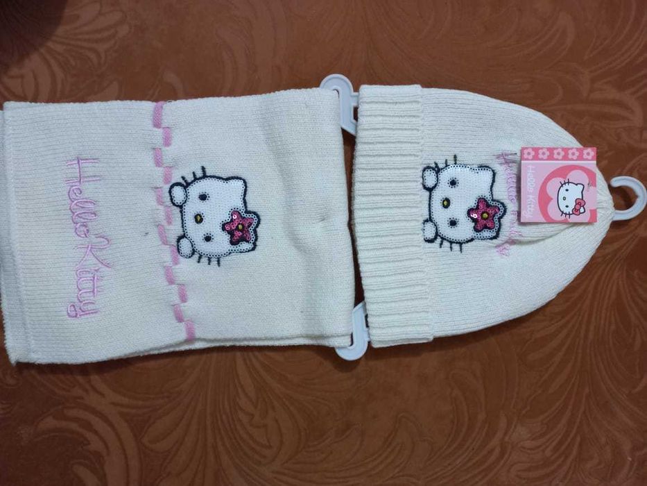 Новые шарф и шапочка Hello Kitty