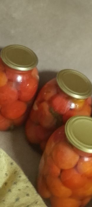 . Икра кабачковая.Помидоры.. Цем. посёлок.