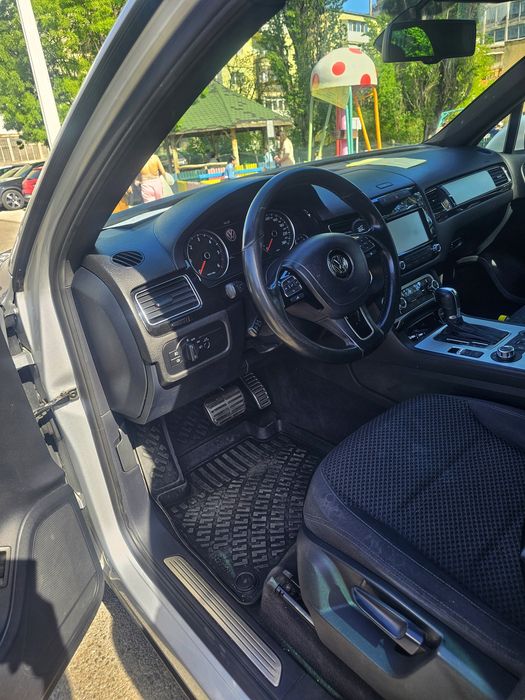 VOLKSWAGEN Touareg 2011 — imagine 5