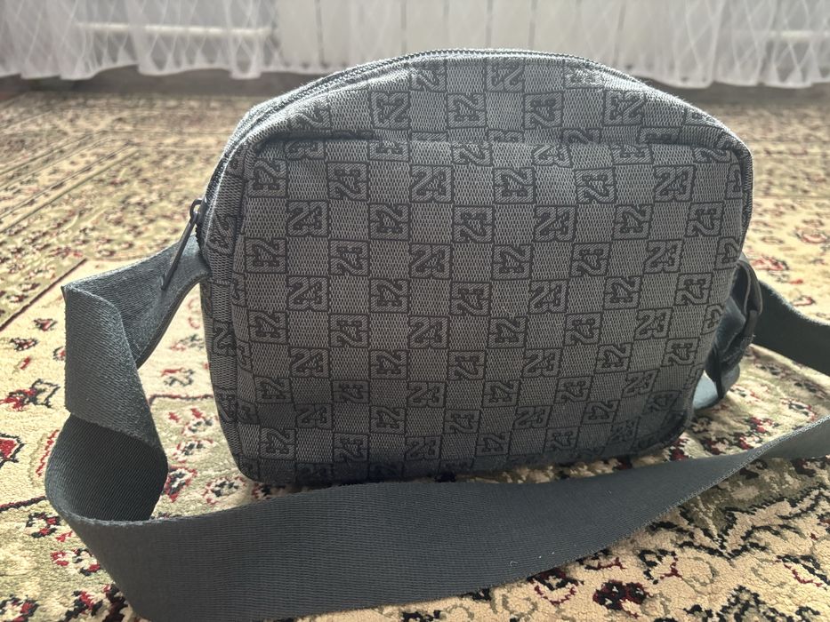 Барсетка Jordan серого цвета