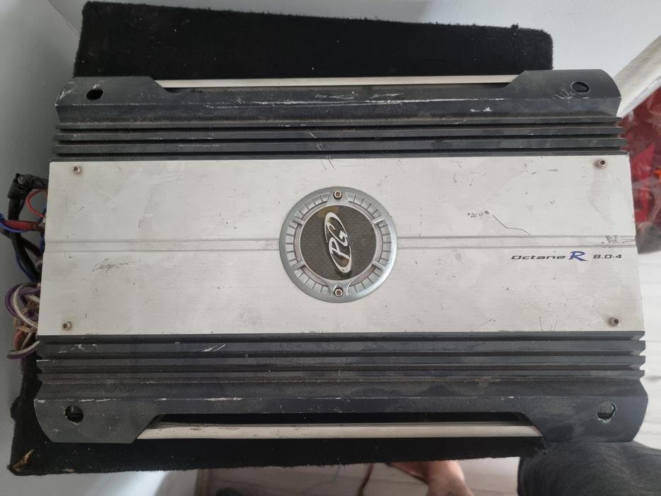 Stație +subwoofer auto