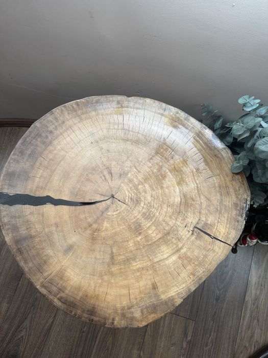 Уникална холна маса - масивно дърво