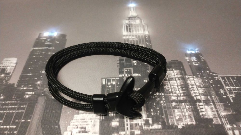 Гривна за ръка със котва