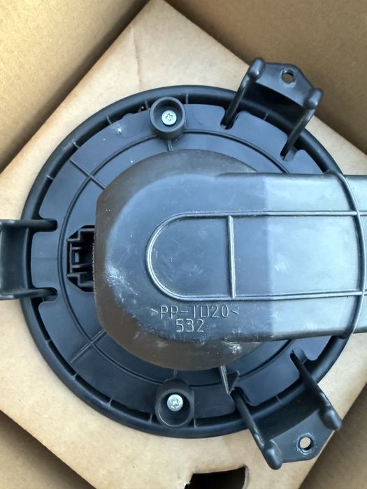 Вентилятор отопителя FJ Cruiser