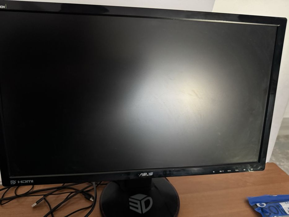 монитор ASUS в хорошем состояний 3D FHD