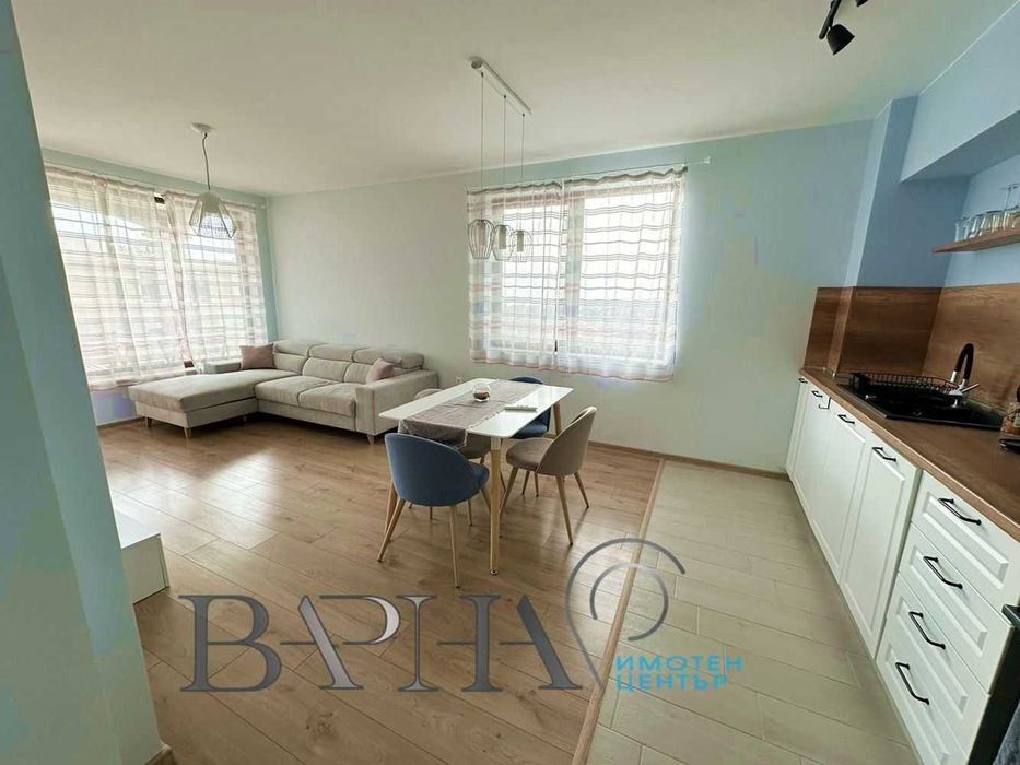 Дава се под наем Двустаен апартамент в Варна, Център - 70 кв.м за 398.82 € - Снимка #3